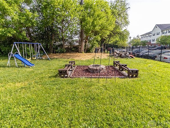 4th image of 708 Glenwood Ave