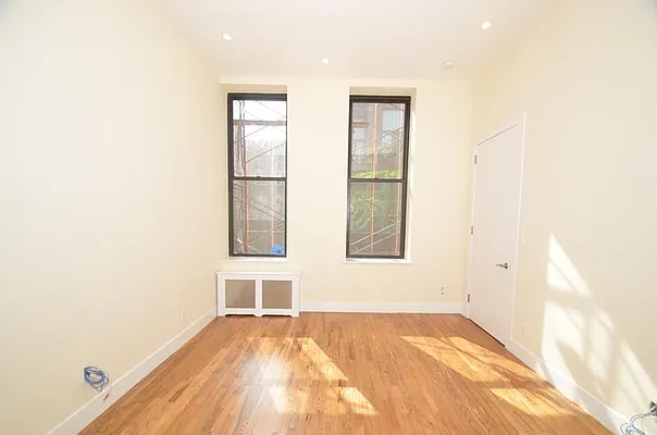 Rented by Buchbinder & Warren | media 17