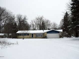 441 Riley St, Holland, MI 49424