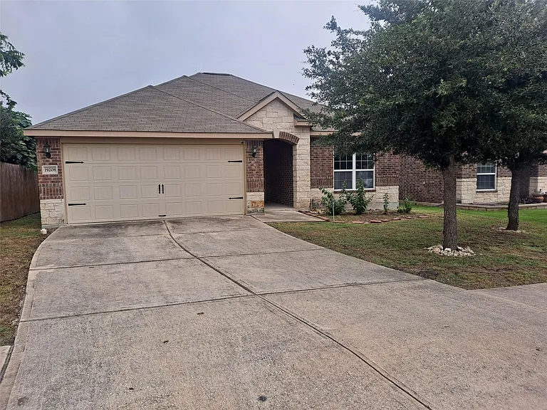 19208 Freedom Hill Ln — Photo 3