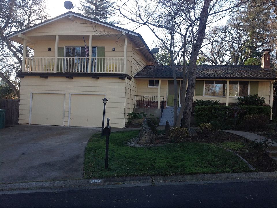 1st image of 944 King George Way