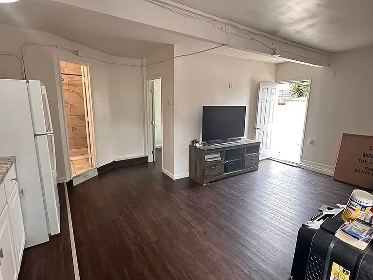 1153-1155 Emory Street — Photo 5