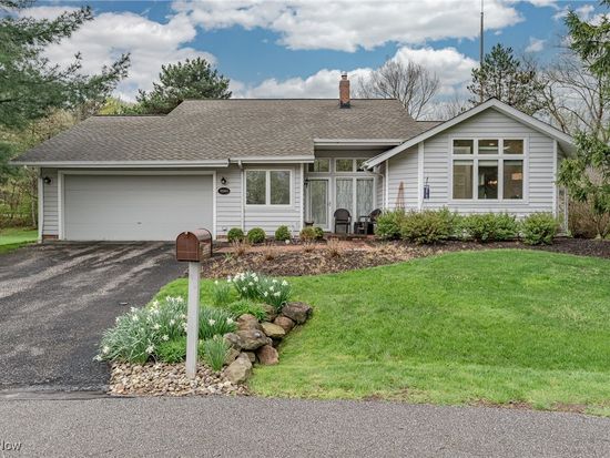5560 Hummingbird Cir, Solon, OH 44139