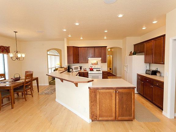 4th image of 11872 W Silverking Dr
