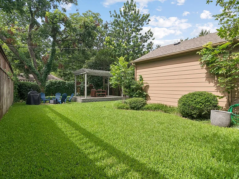 5902 McCommas Blvd — Photo 16