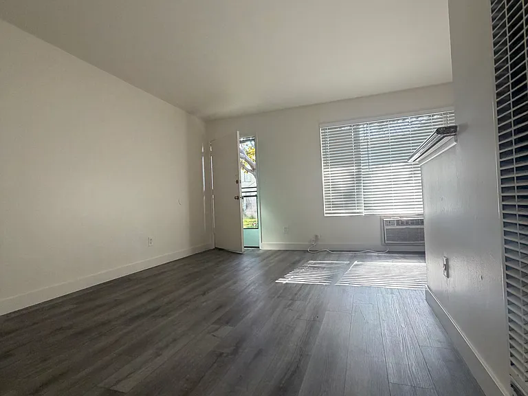 2272 W Colchester Dr #2 — Photo 6