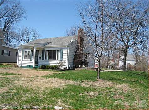 1st image of 843 Wilson St