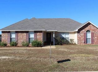 111 Callaway Cir, Byram, MS 39272