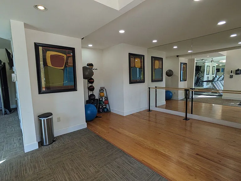 Vue at 1400 — Photo 11