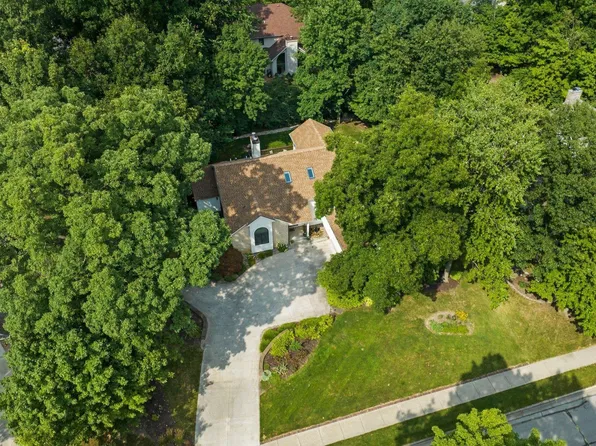 2823 Cliffwood Ln, Fort Wayne, IN 46825