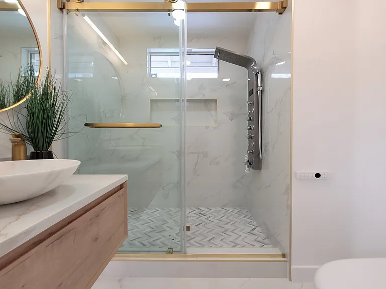 220 S Linhaven Cir — Photo 1