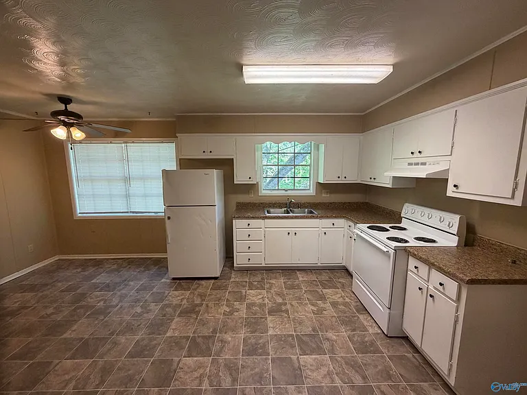 1802 Tunsel Rd SW — Photo 5