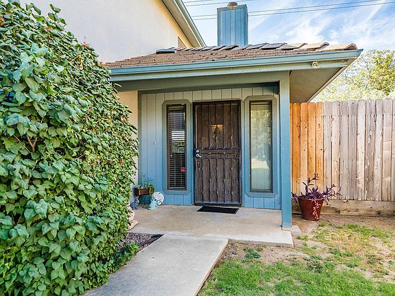 3rd image of 3641 E Pershing Ct