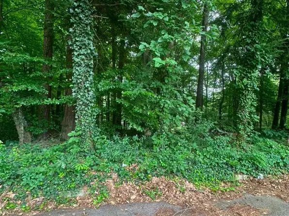 721 Aberdeen Dr, Stone Mountain, GA 30083
