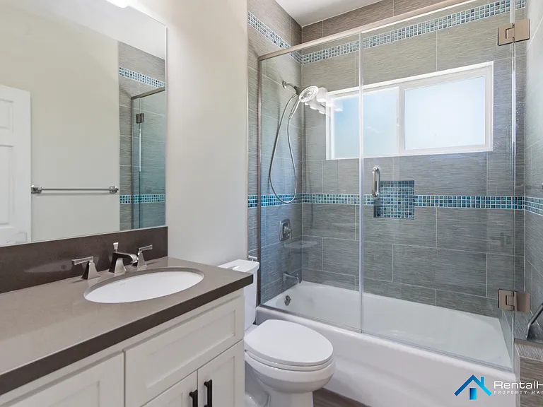 5744 1/2 Allott Ave — Photo 12
