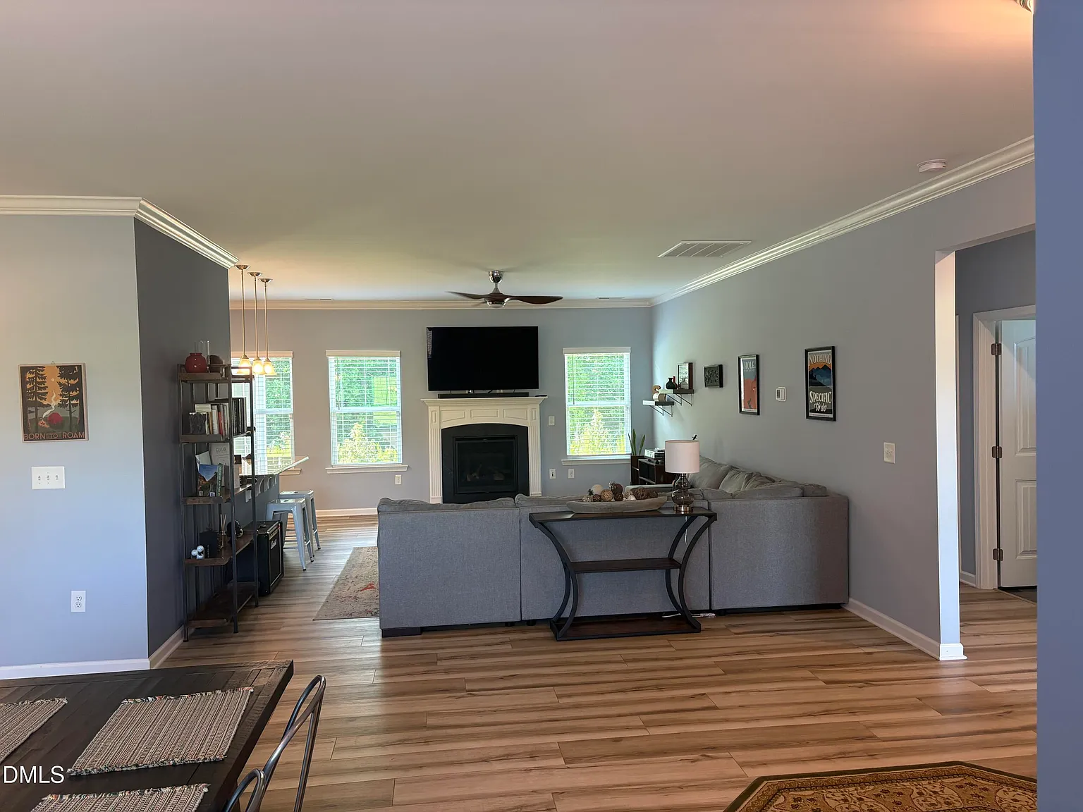 3 bed, 2.0 bath, 1820 sqft, $1,900 — Photo 4