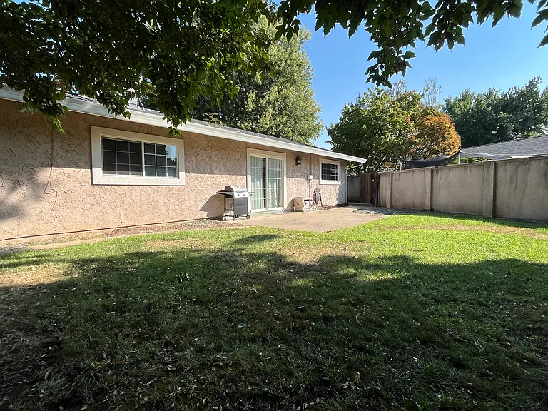 2925 Cove Point Ct — Photo 4