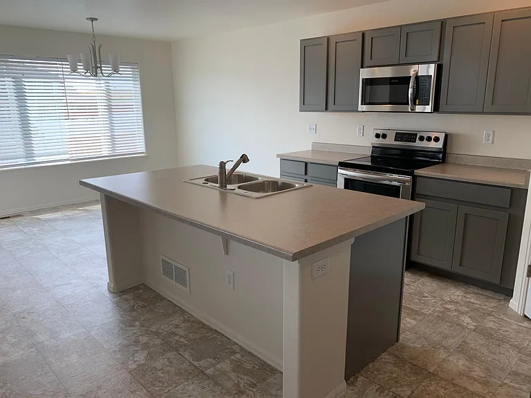 927 Ponderosa Dr — Photo 3