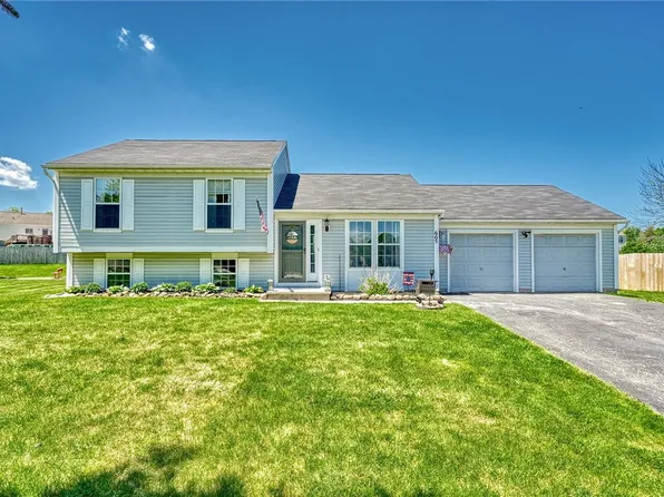 605 Smugglers Cv, Macedon, NY 14502