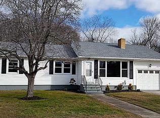 16 Rotary Dr, Johnston, RI 02919