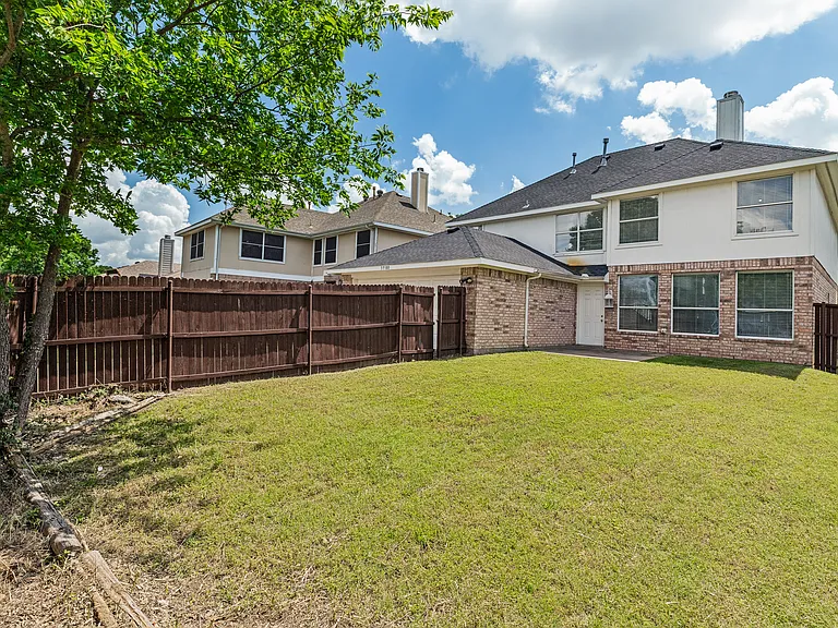 3900 Columbus Dr — Photo 38