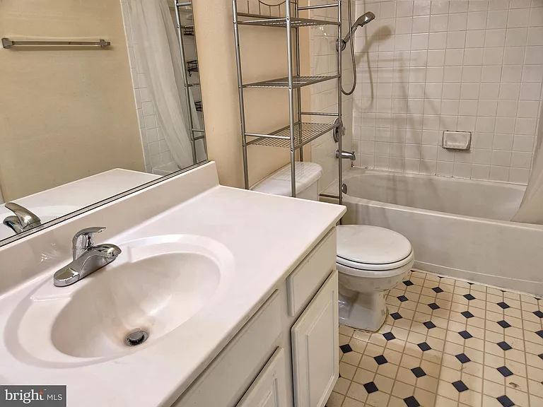 13906 Gothic Dr — Photo 38