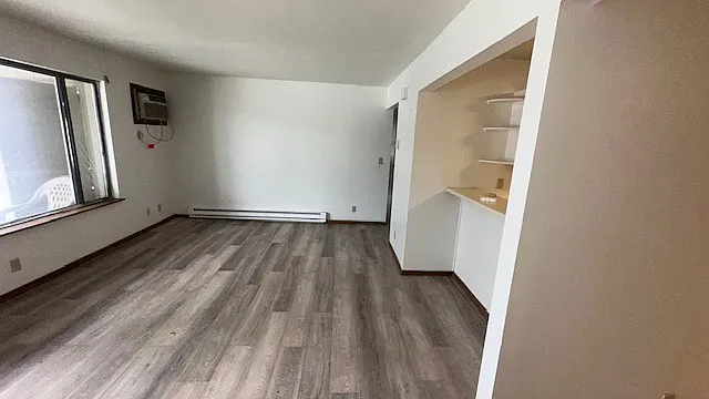 2 bed, 875 sqft, $1,400 — Photo 2