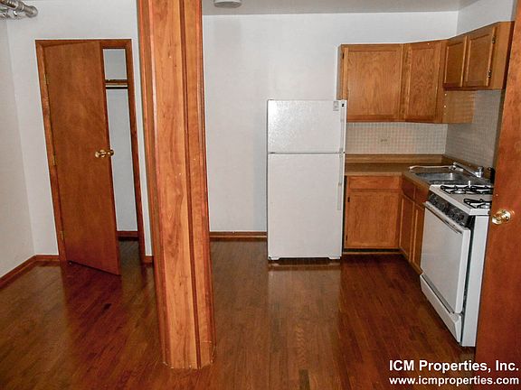3rd image of 4559 N Leavitt St #3