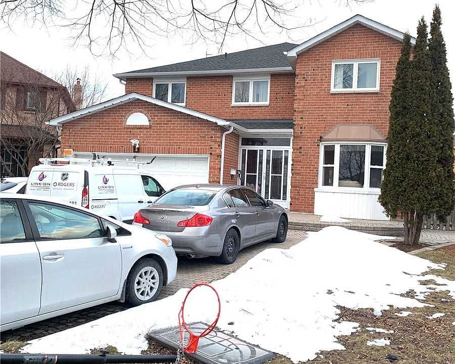2nd image of 8 Dingwall Ct