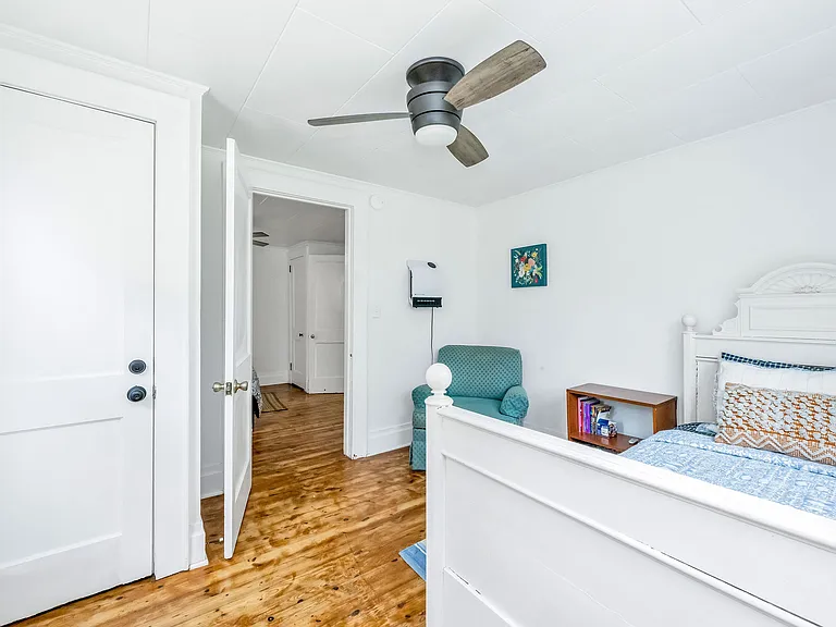 609 W Main St — Photo 11