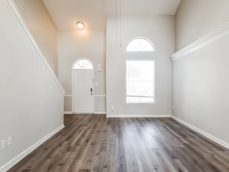 9793 Dogwood Ct E — Photo 5
