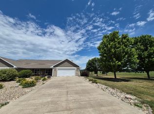 206 Violet Dr, Yankton, SD 57078