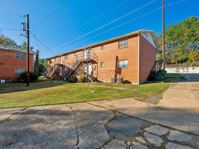 519 Alabama Ave SE — Photo 4