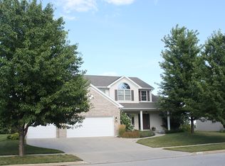 1413 Norma Dr, Bloomington, IL