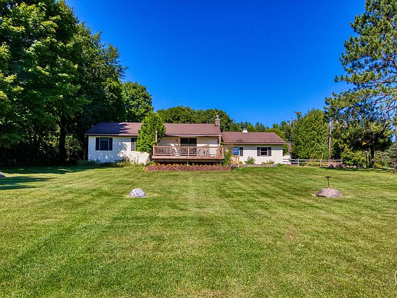 5th image of 11 Lakeview Terrace Ln