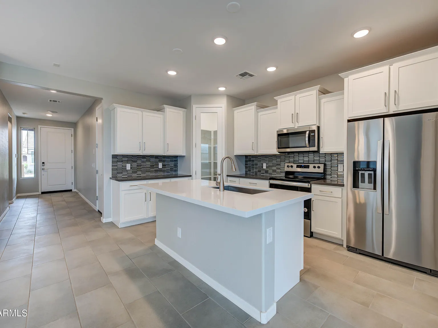 3 bed, 2.0 bath, 1525 sqft, $2,295 — Photo 2