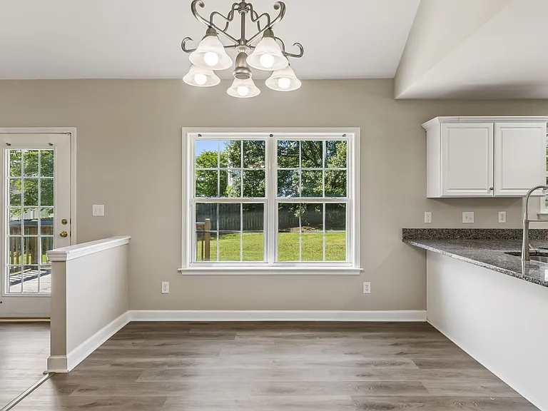 2601 Danbury Cir — Photo 11