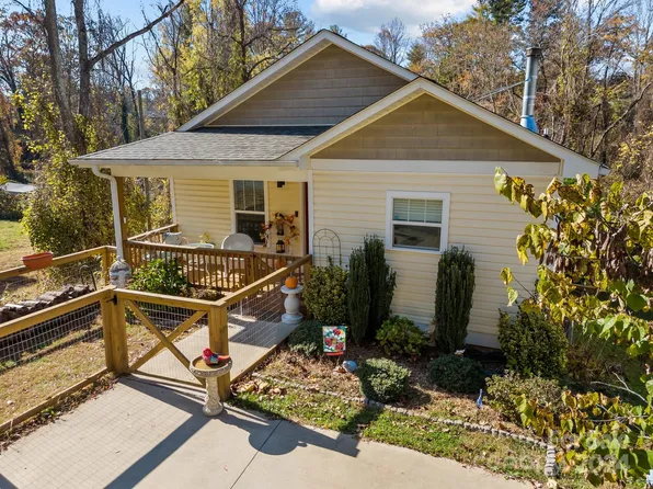 391 Caribou Rd, Asheville, NC 28803