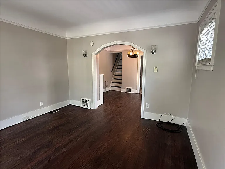264 E Woodland St — Photo 5