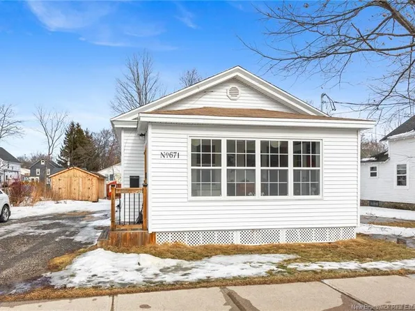 671 McLeod Ave, Fredericton, NB E3B 1V4