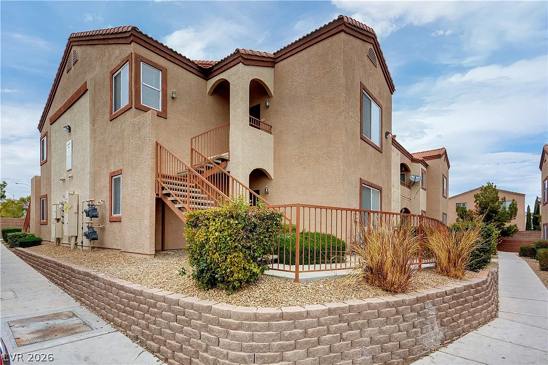 2 bed, 2.0 bath, 1151 sqft, $1,400 — Photo 2