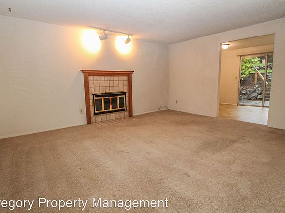2nd image of 9752 NE 126th Pl