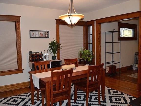 4th image of 119 Saint James Pl