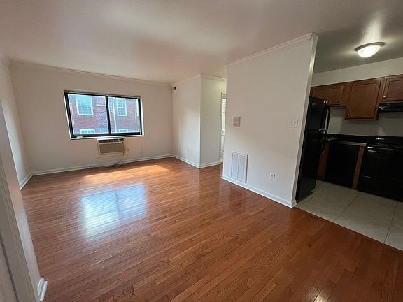 4th image of 5634 Stanton Ave APT 304