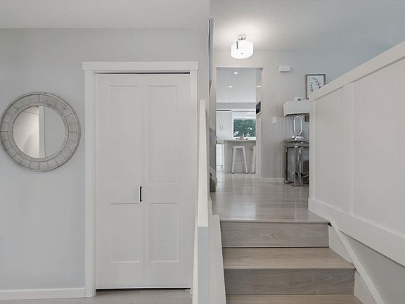 2nd image of 5 Labelle Cres