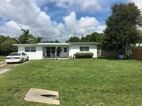 3rd image of 3104 NE Canal Ave