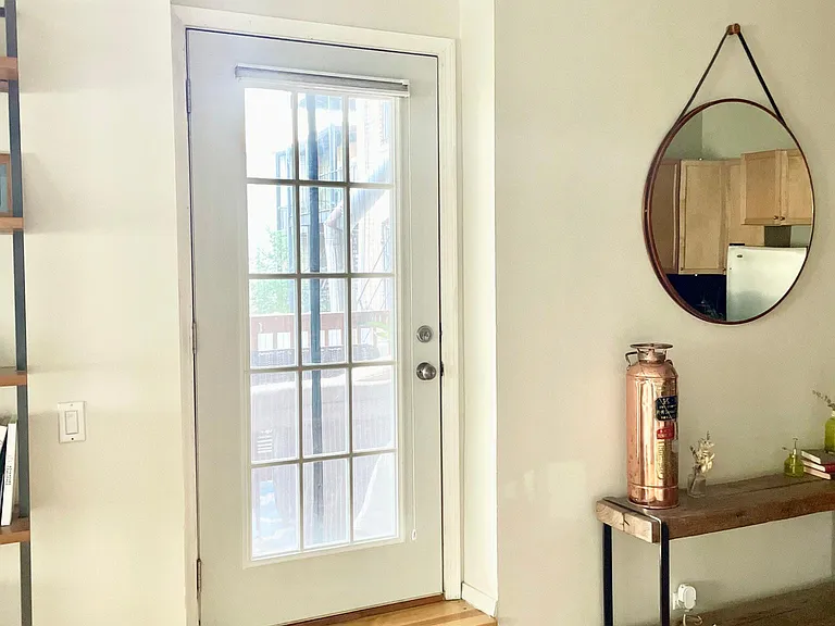 3347 N Clark St #2E — Photo 8