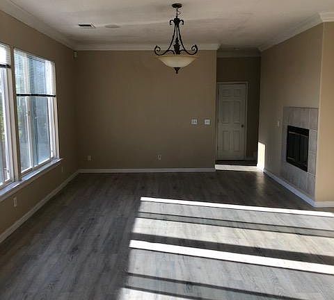 4th image of 452 Christina Ct