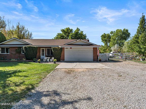 2nd image of 110 E Laramie Dr