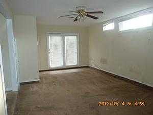 4th image of 404 NW Mission Blvd